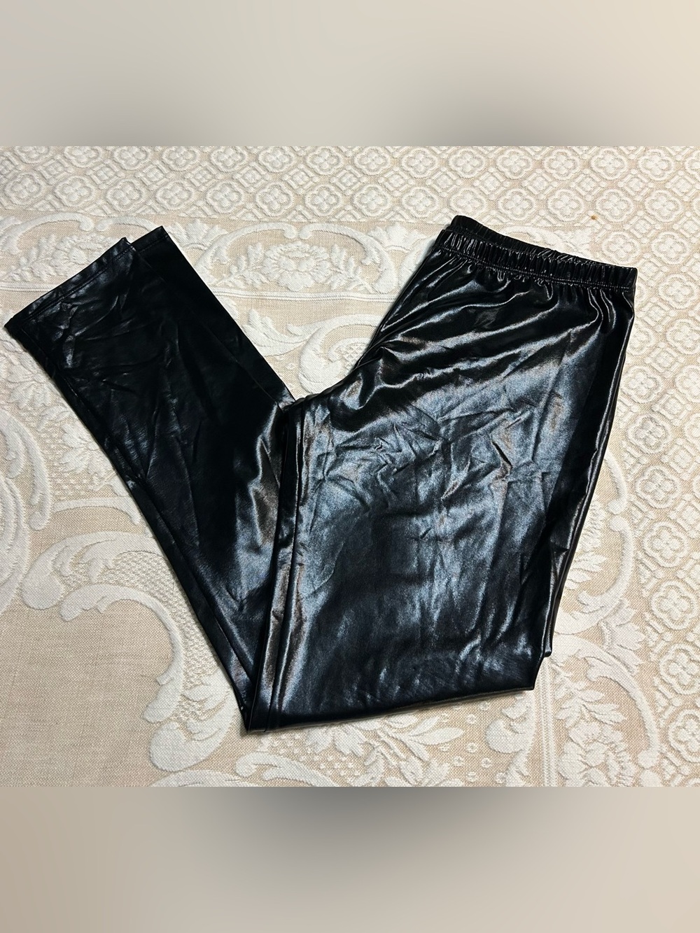 Elegant Moments black shiny leggings medium
